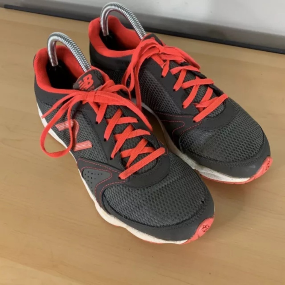 New Balance 550 V2 size 8.5